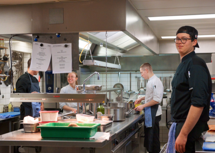 GOURMETBLICK VIP / Chef Manuel Fichter / Sous Chef Ondrej Demsky / Lorenzo BoVoce Elia / Florence Bohren / Michel Ruoff